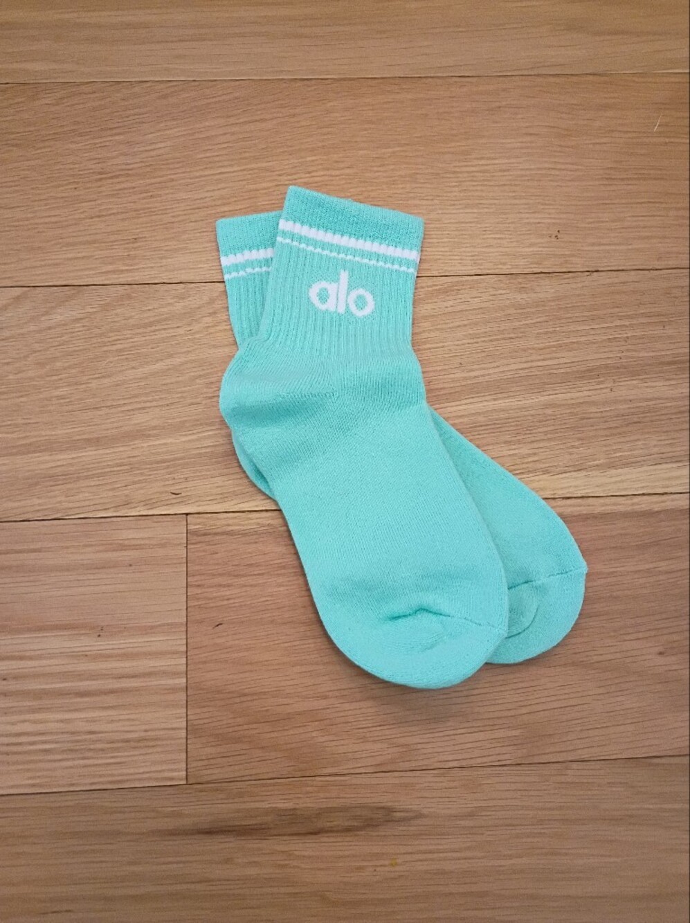 ALO Yoga Throwback Half Crew Mint Green Socks